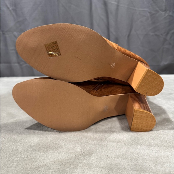 Elegant Tan Knee-High Women's Boots Size 9 - Picture 11 of 13